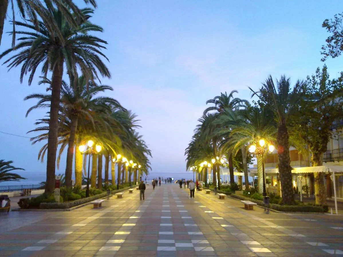 R1370 Mandarinos 61 Apartment Nerja